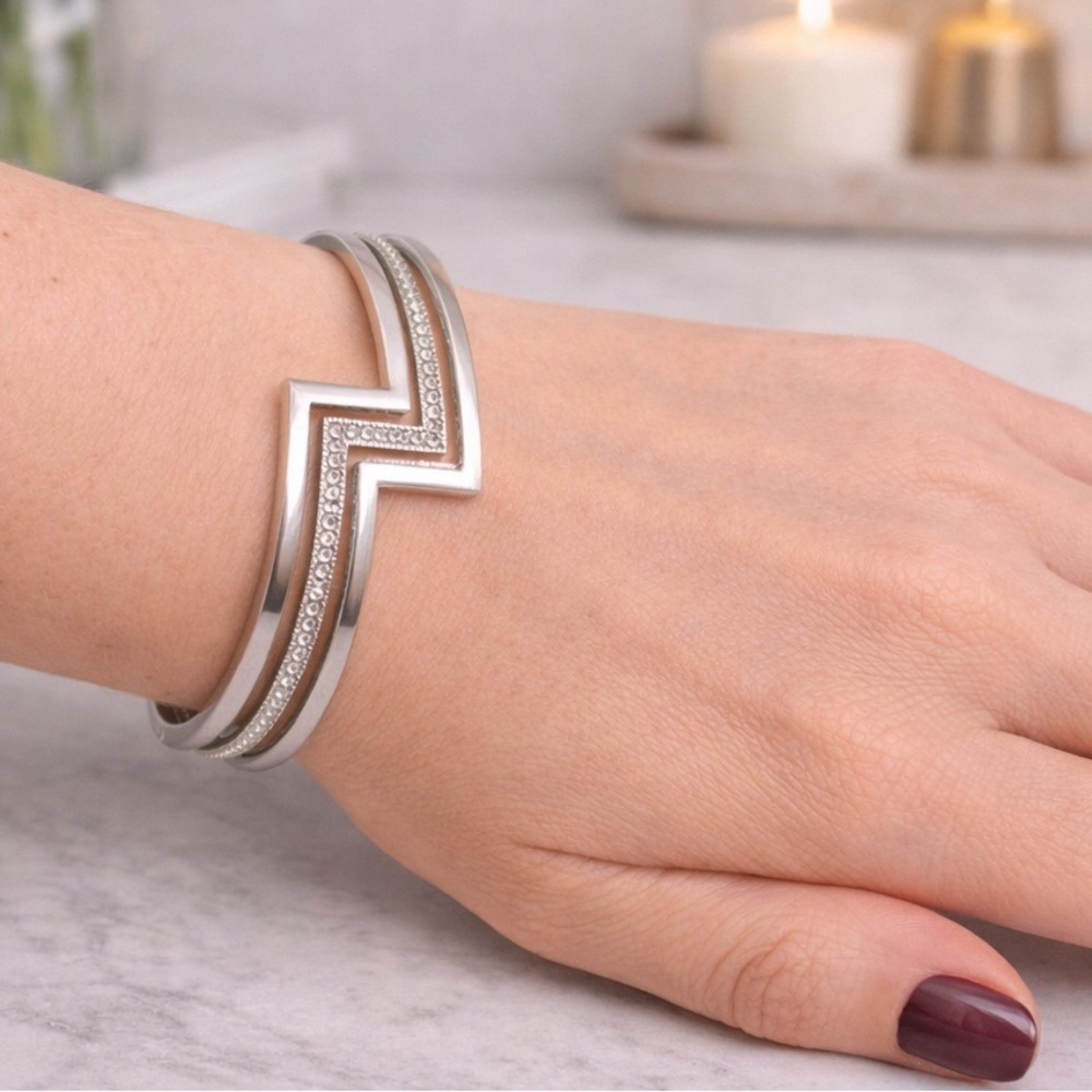 Express Silver Tone Rhinestone Zig Zag Bangle Bracelet. (BR555)